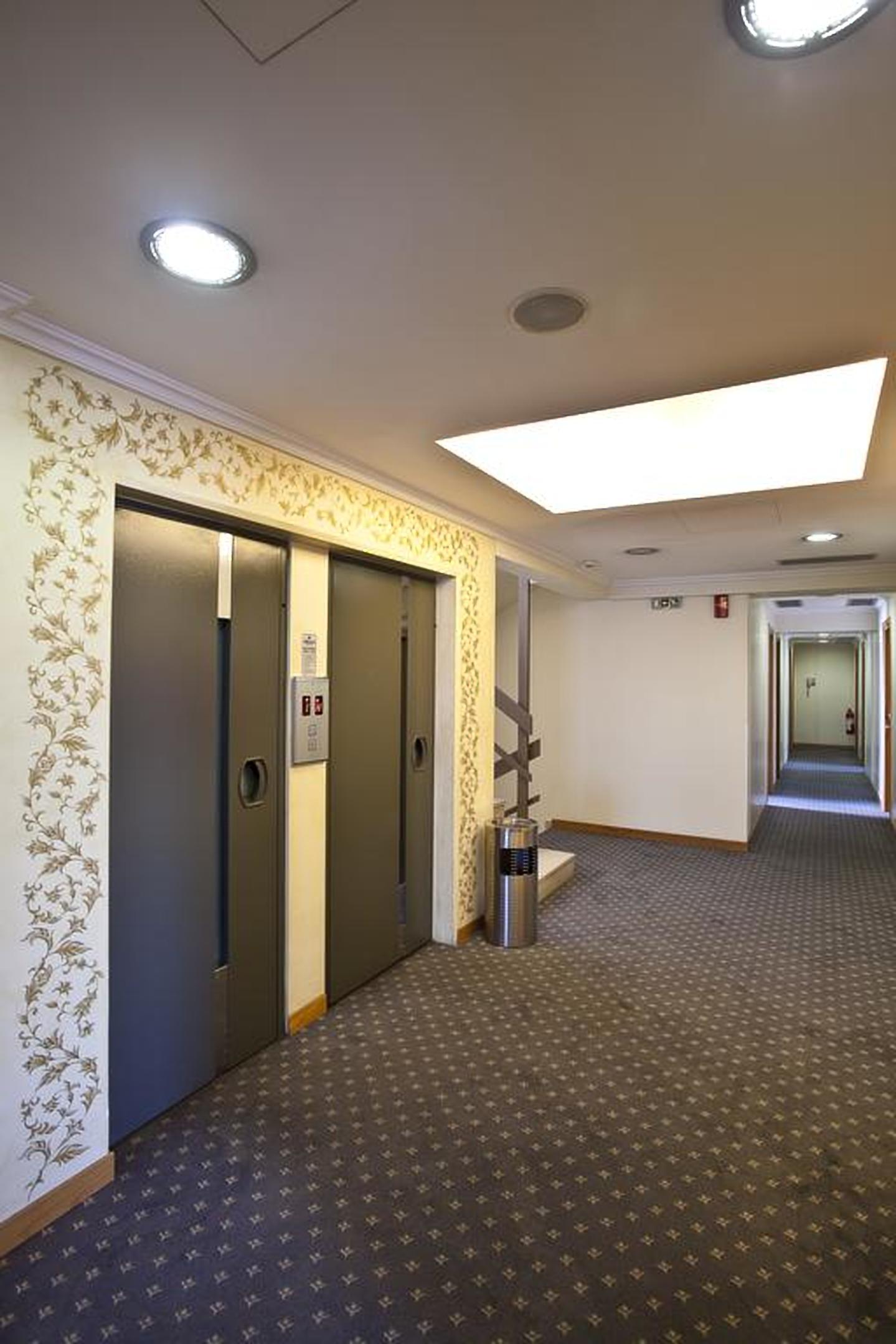 Crystal City Hotel Ateny Zewnętrze zdjęcie